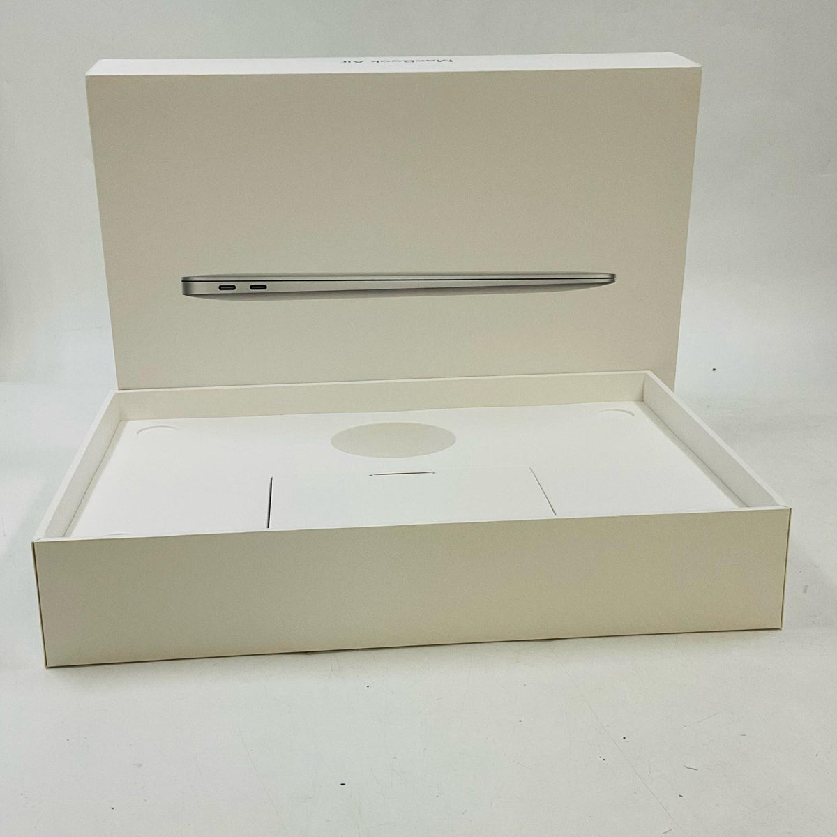 【最速発送】Apple MacBook Air 13インチ 2018 Dual-Core Intel Core i5 8GB SSD 256GB シルバー 78%【難有】