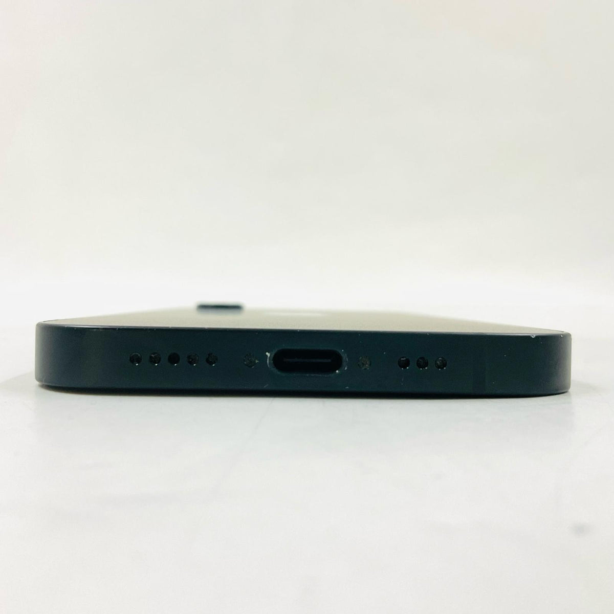 【全額返金保証】【最速発送】Apple iPhone iPhone 16e 128GB ブラック au SIMフリー 白ロム 動作確認済 92%