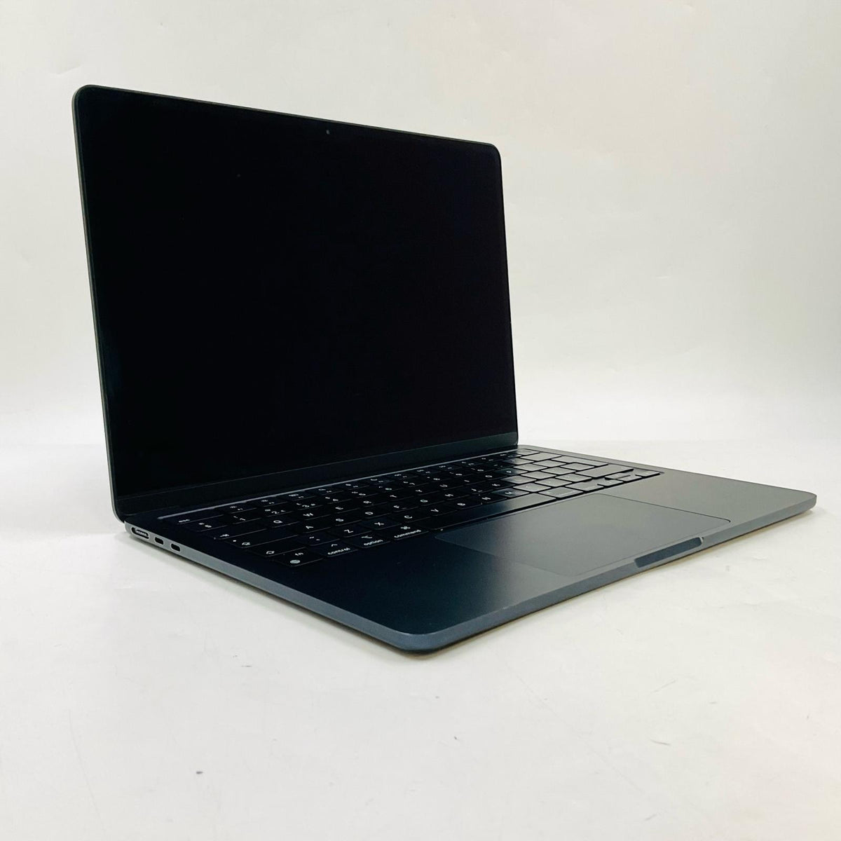 【全額返金保証】【最速発送】Apple MacBook Air 13インチ 2022 Apple M2 16GB SSD 1TB スペースブラック 94% 美品 動作確認済