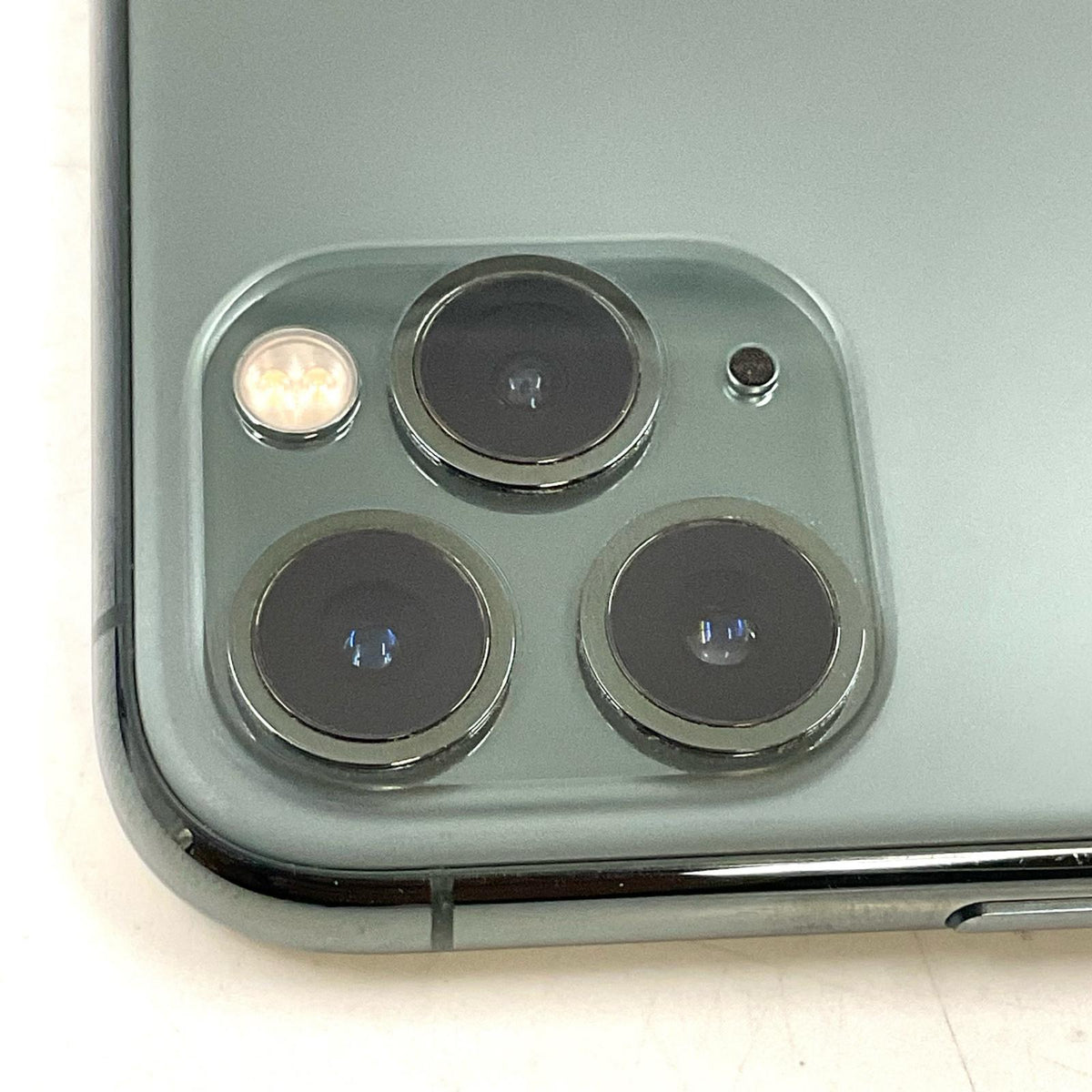 【全額返金保証】【最速発送】Apple iPhone iPhone 11 Pro 256GB ミッドナイトグリーン au SIMフリー 白ロム 動作確認済 85%