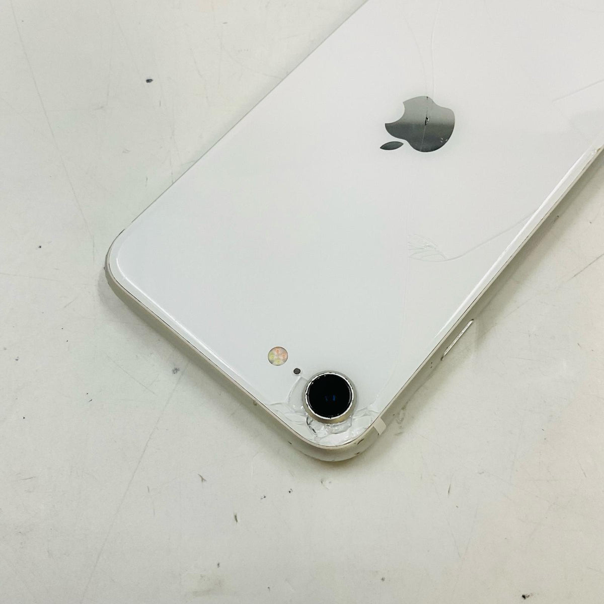 【最速発送】Apple iPhone iPhone SE (2nd generation) 64GB ホワイト SIMフリー 白ロム【難有】 78%