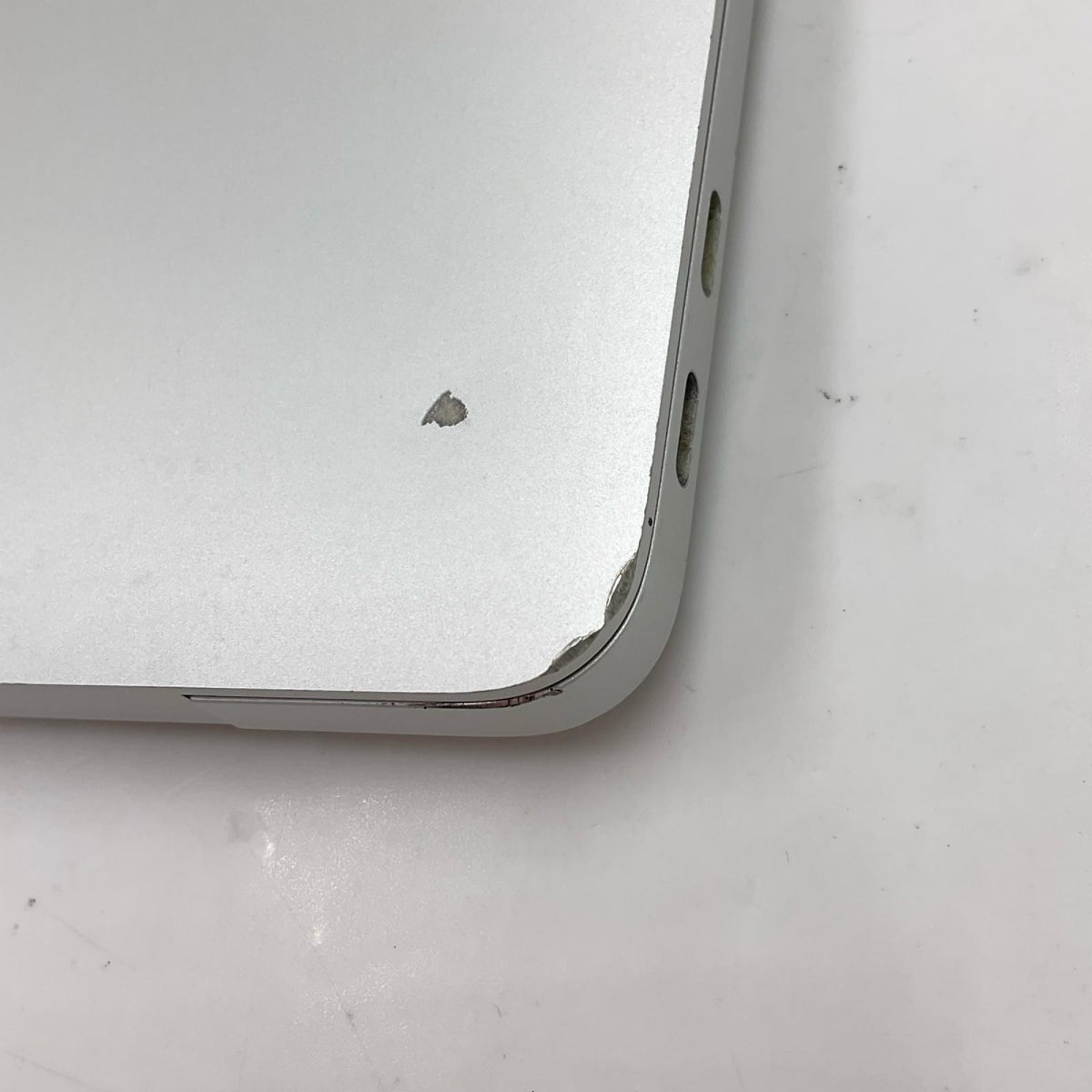 【最速発送】Apple MacBook Air 13インチ 2020 Dual-Core Intel Core i3 8GB SSD 256GB シルバー 87%【難有】