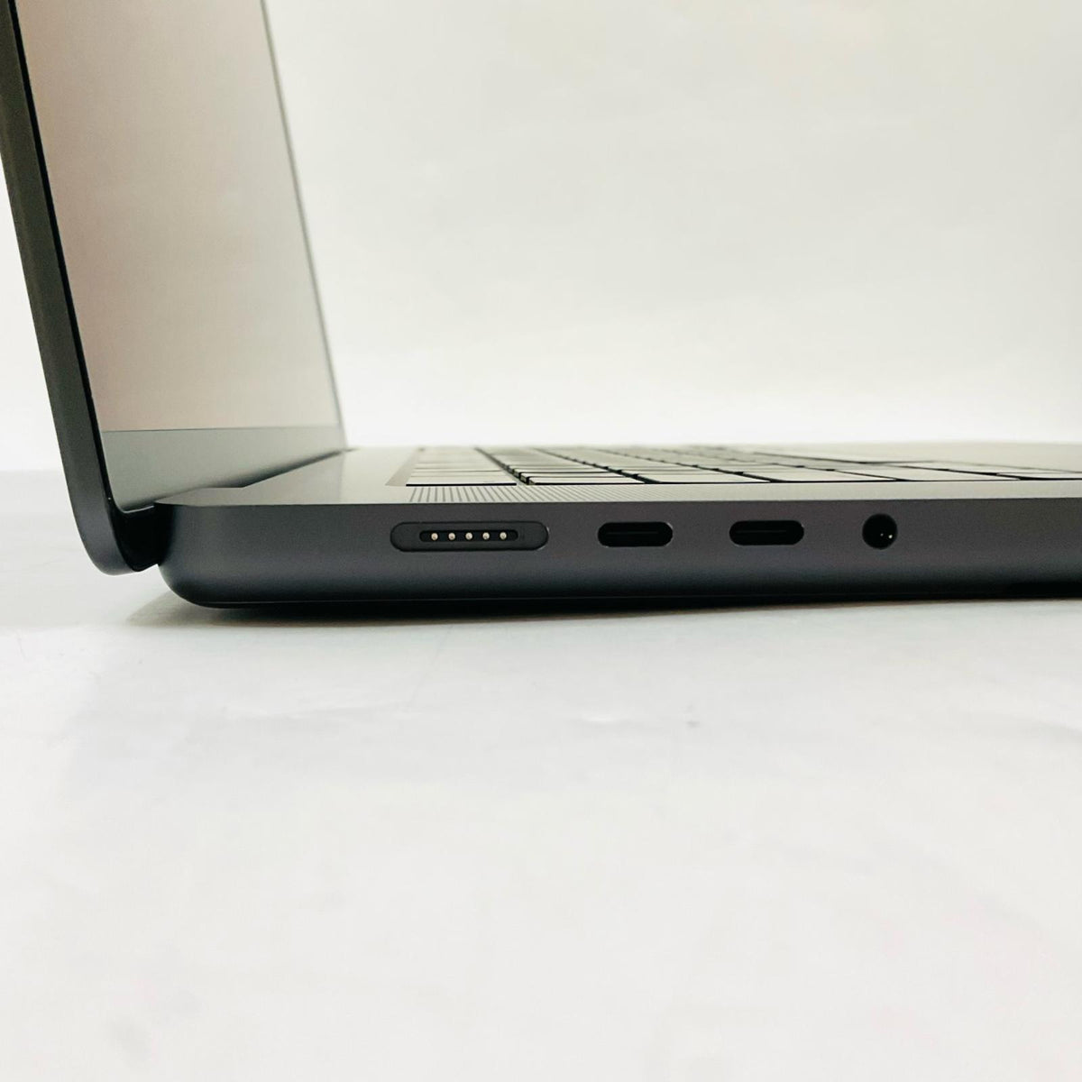 【全額返金保証】【最速発送】Apple MacBook Pro 16インチ 2024 Apple M4 Pro 48GB SSD 512GB スペースブラック 100% 美品 動作確認済