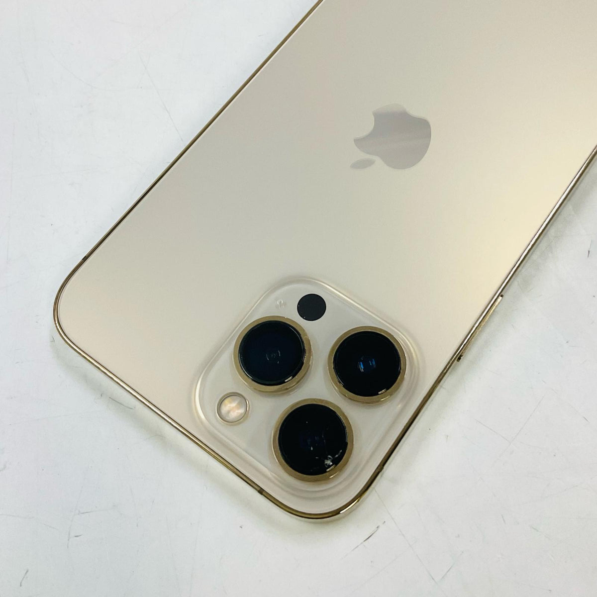 【最速発送】Apple iPhone iPhone 13 Pro Max 256GB ゴールド Softbank SIMフリー 白ロム【難有】 75%