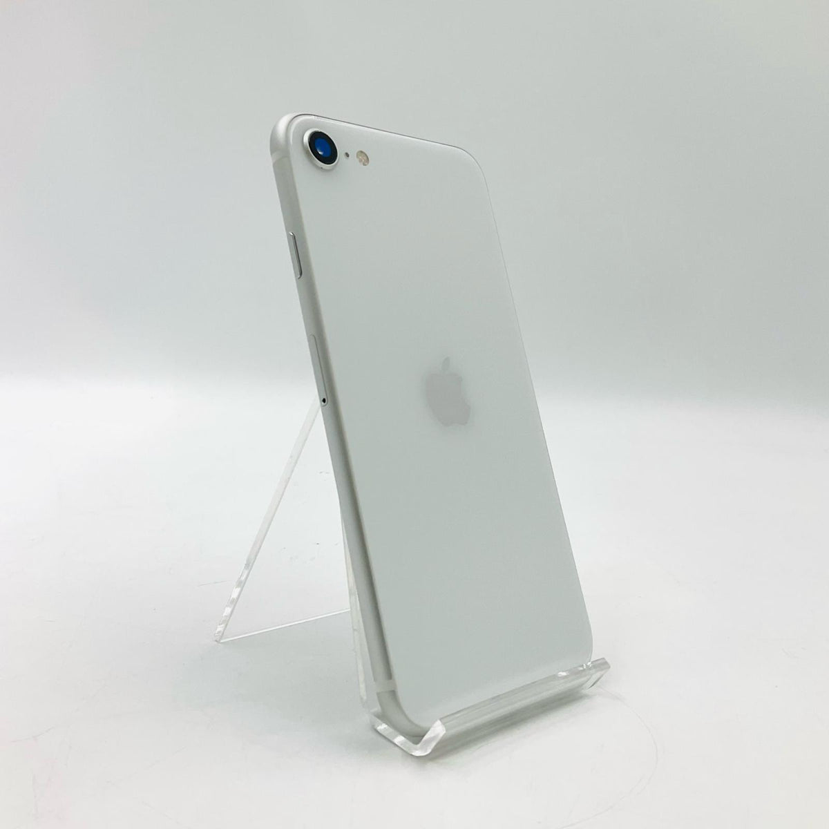 【全額返金保証】【最速発送】Apple iPhone iPhone SE (2nd generation) 64GB スターライト docomo SIMフリー 白ロム 動作確認済 81%
