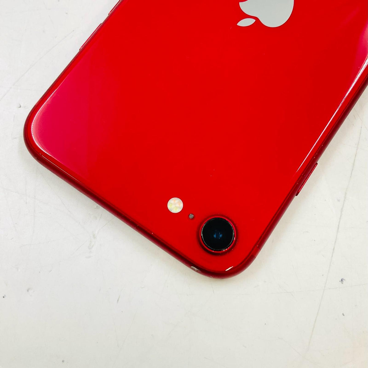 【最速発送】Apple iPhone iPhone SE (2nd generation) 128GB (PRODUCT)RED au SIMフリー 白ロム【難有】 87%