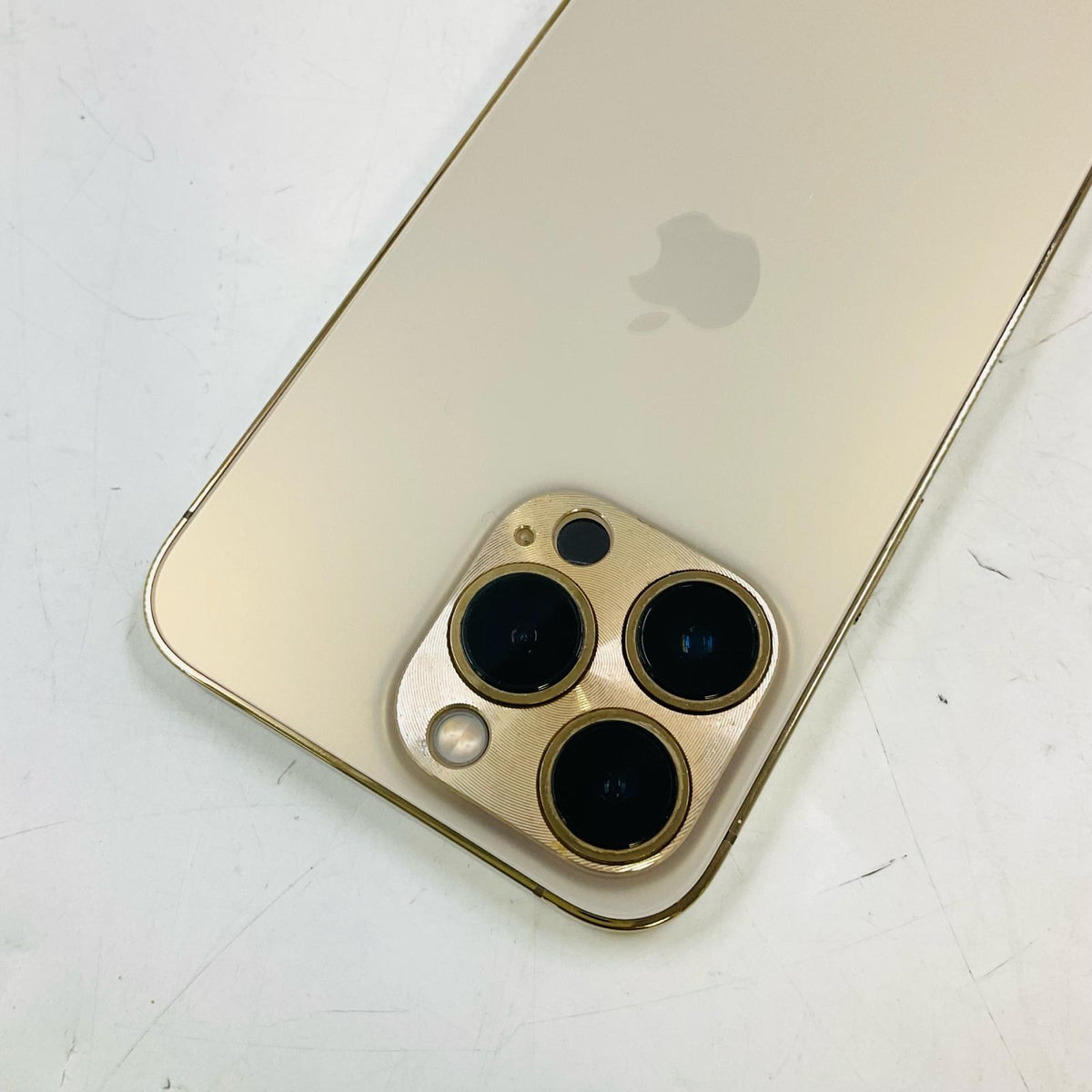 【全額返金保証】【最速発送】Apple iPhone iPhone 13 Pro 128GB ゴールド au SIMフリー 白ロム 動作確認済 77%