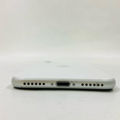 【全額返金保証】【最速発送】Apple iPhone iPhone SE (2nd generation) 64GB シルバー docomo SIMフリー 白ロム 動作確認済 76%
