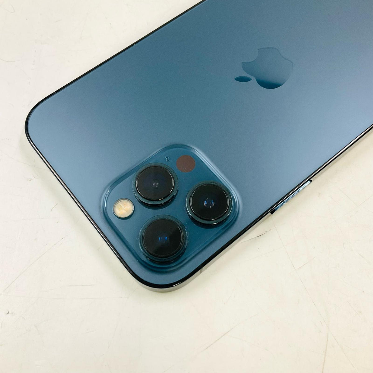 【全額返金保証】【最速発送】Apple iPhone iPhone 12 Pro Max 256GB パシフィックブルー au 白ロム 動作確認済 78%