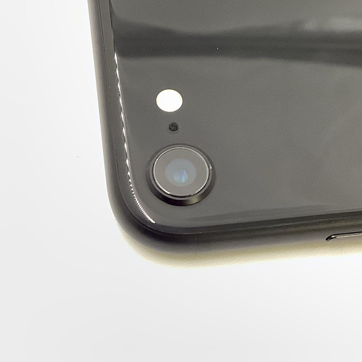 【全額返金保証】【最速発送】Apple iPhone iPhone SE (2nd generation) 64GB ブラック au SIMフリー 白ロム 動作確認済 85%