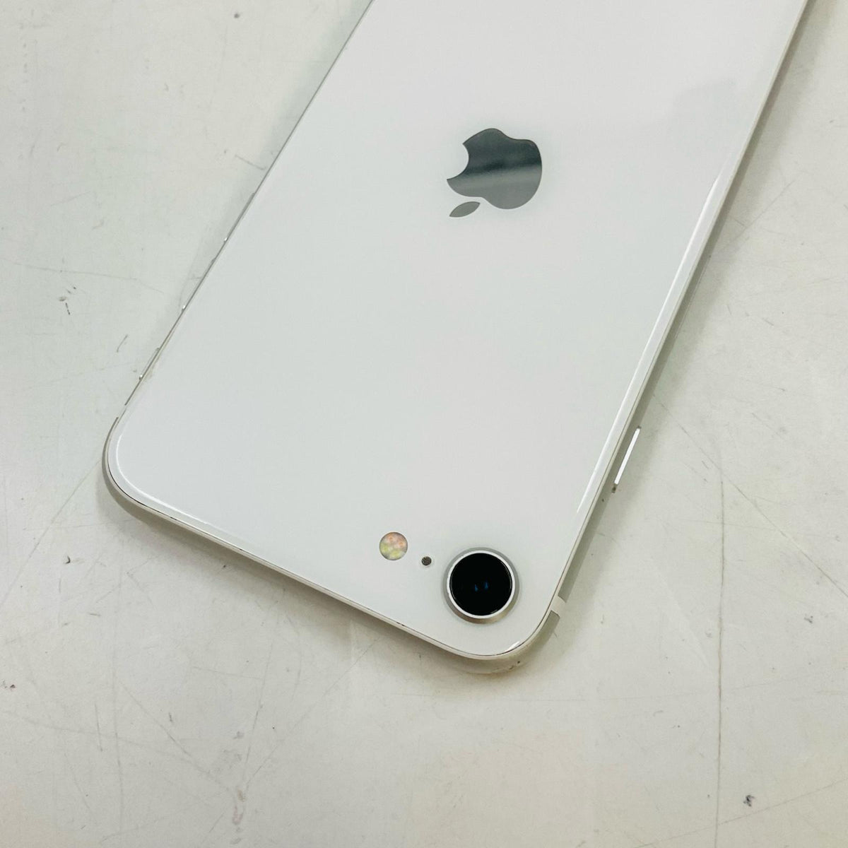 【全額返金保証】【最速発送】Apple iPhone iPhone SE (2nd generation) 64GB ホワイト au SIMフリー 白ロム 動作確認済 100%