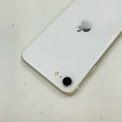 【全額返金保証】【最速発送】Apple iPhone iPhone SE (2nd generation) 64GB ホワイト docomo SIMフリー 白ロム 動作確認済 79%