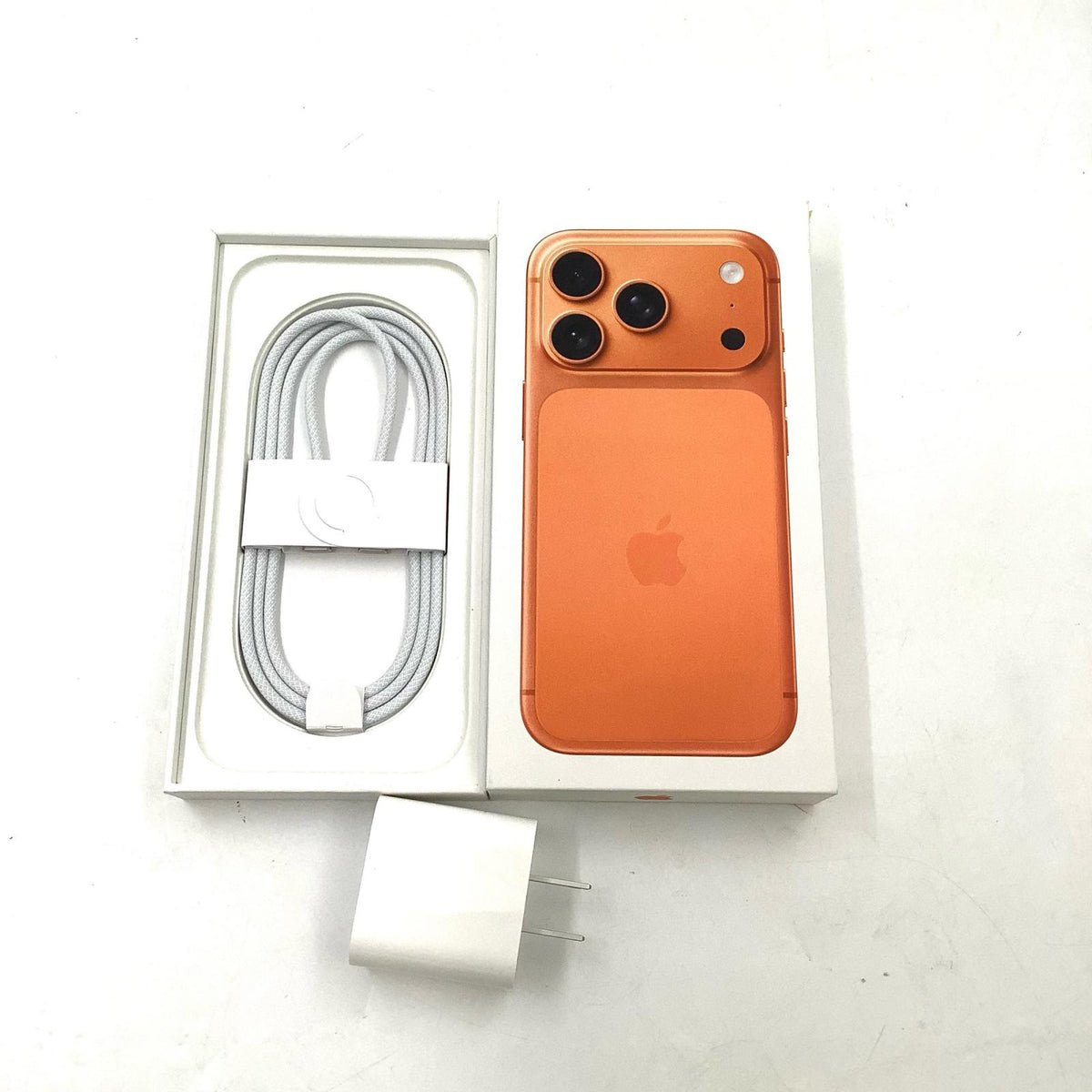 【全額返金保証】【最速発送】Apple iPhone iPhone 17 Pro 256GB SIMフリー 白ロム 超美品 動作確認済 99%