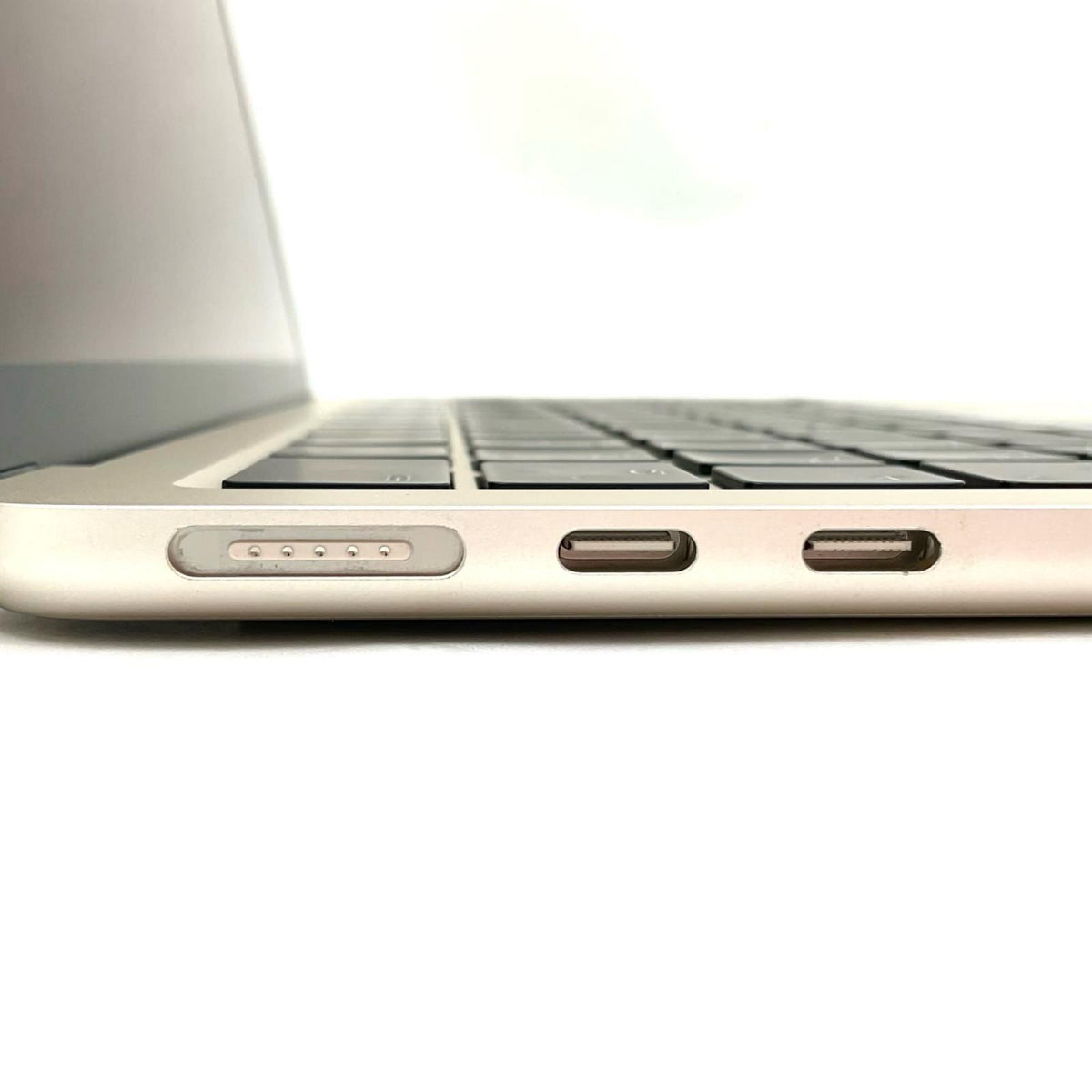 【全額返金保証】【最速発送】Apple MacBook Air 13インチ 2025 Apple M4 16GB SSD 256GB スターライト 100% 超美品 動作確認済
