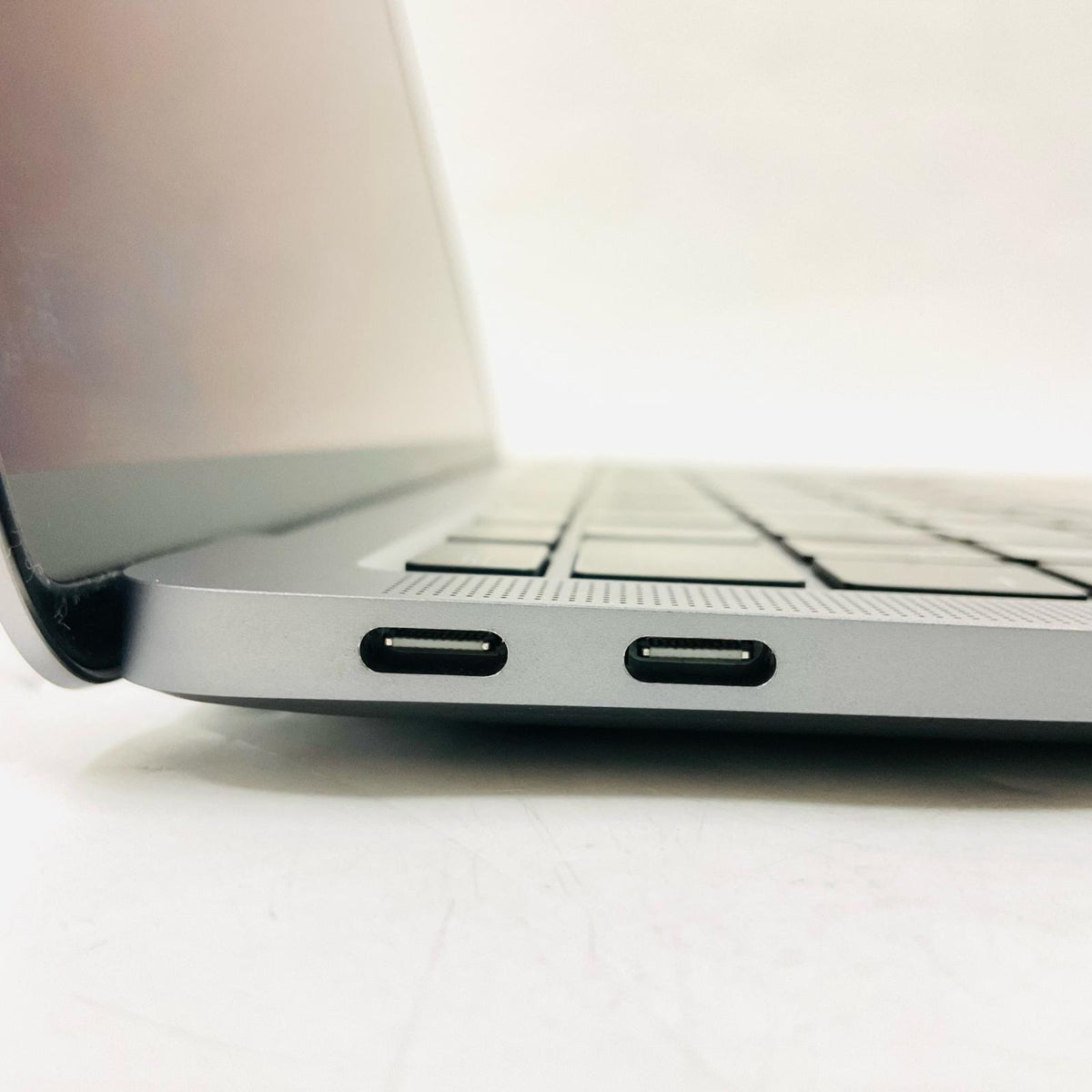 【全額返金保証】【最速発送】Apple MacBook Air 13インチ 2020 Apple M1 8GB SSD 256GB スペースグレイ 94% 美品 動作確認済
