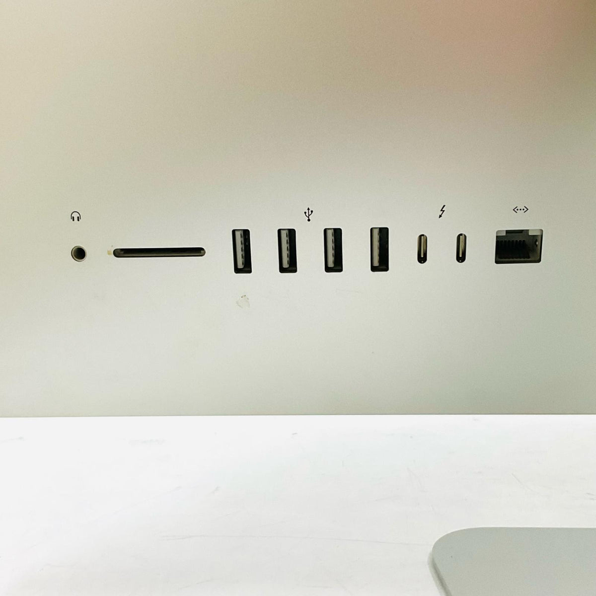 【最速発送】Apple iMac 21.5インチ intel core i3 8GB HDD 1TB シルバー【難有】