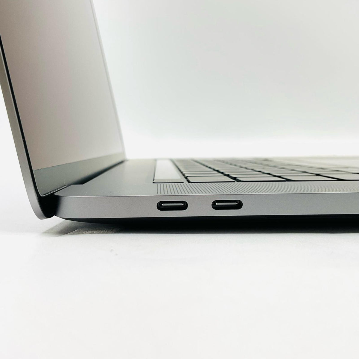【全額返金保証】【最速発送】Apple MacBook Pro 16インチ 2019 8-Core Intel Core i9 16GB SSD 1TB スペースグレイ 90% 美品 動作確認済