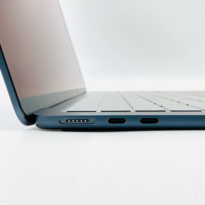 【全額返金保証】【最速発送】Apple MacBook Air 13インチ 2024 Apple M3 8GB SSD 256GB ミッドナイト 98% 美品 動作確認済
