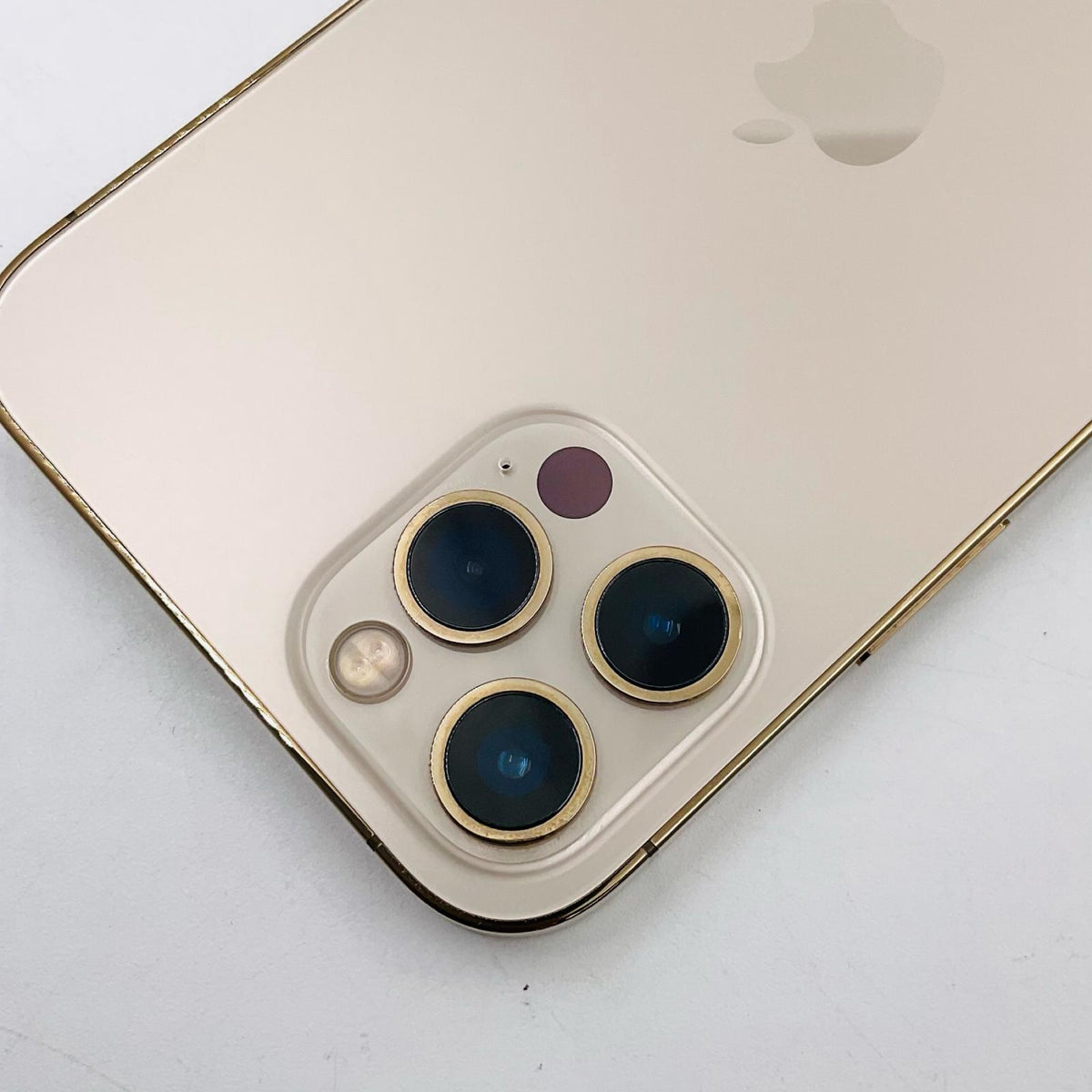 【全額返金保証】【最速発送】Apple iPhone iPhone 12 Pro 256GB ゴールド docomo 白ロム 動作確認済 77%