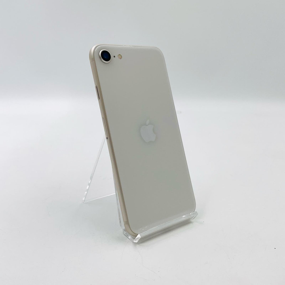 【全額返金保証】【最速発送】Apple iPhone iPhone SE (3rd generation) 128GB スターライト docomo SIMフリー 白ロム 動作確認済 82%