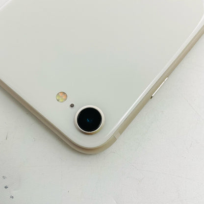 【全額返金保証】【最速発送】Apple iPhone iPhone SE (3rd generation) 128GB スターライト docomo SIMフリー 白ロム 動作確認済 82%