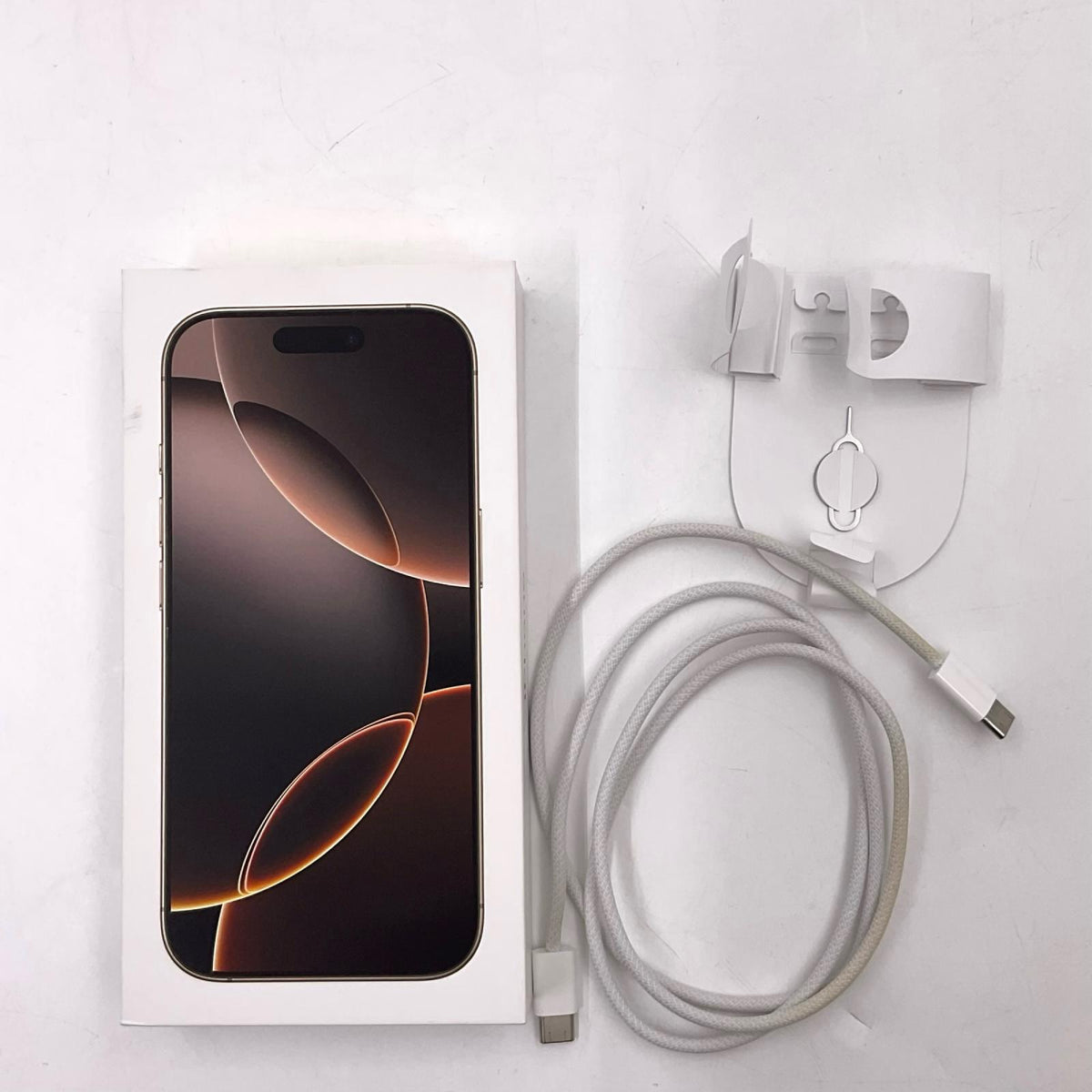 【全額返金保証】【最速発送】Apple iPhone iPhone 16 Pro 128GB デザートチタニウム Softbank SIMフリー 白ロム 美品 動作確認済 89%