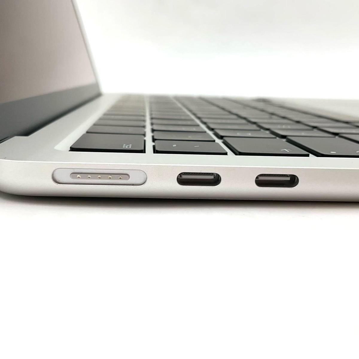 【全額返金保証】【最速発送】Apple MacBook Air 13.6インチ Apple M5 16GB SSD 512GB シルバー 99% 超美品 動作確認済