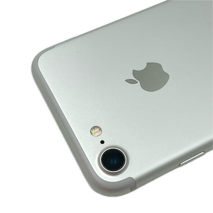 【全額返金保証】【最速発送】Apple iPhone iPhone 7 128GB シルバー docomo SIMフリー 白ロム 動作確認済 82%