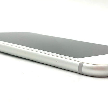 【全額返金保証】【最速発送】Apple iPhone iPhone 7 128GB シルバー docomo SIMフリー 白ロム 動作確認済 82%