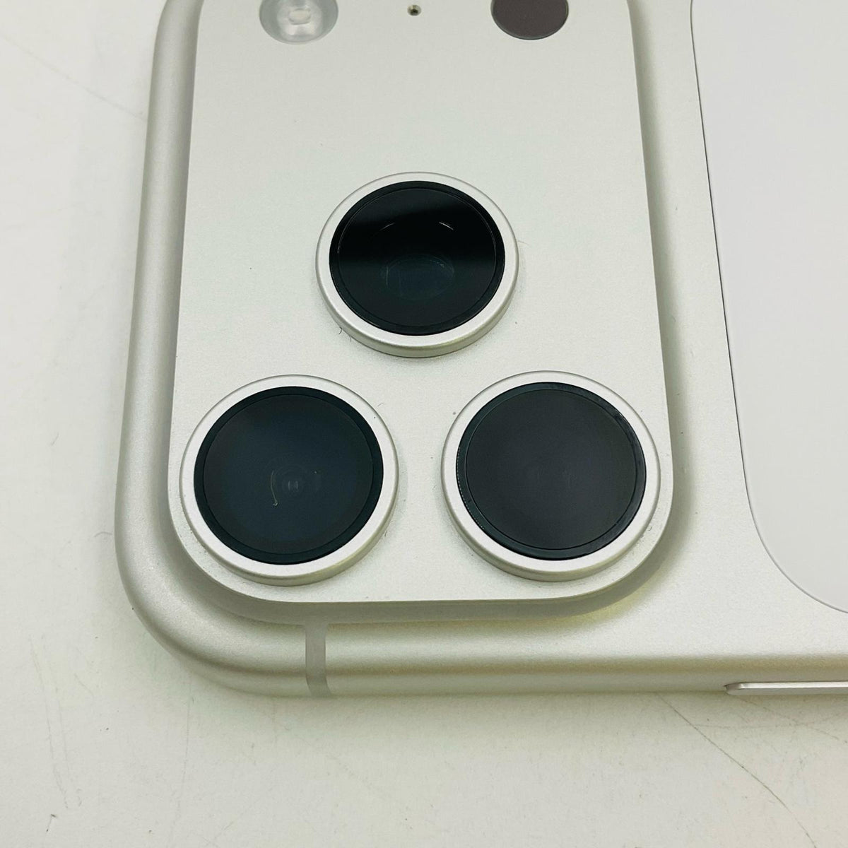 【全額返金保証】【最速発送】Apple iPhone iPhone 17 Pro 256GB シルバー SIMフリー 白ロム 超美品 動作確認済 93%