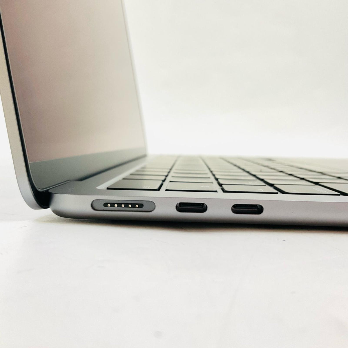 【全額返金保証】【最速発送】Apple MacBook Air 13インチ 2024 Apple M3 16GB SSD 512GB スペースグレイ 100% 美品 動作確認済