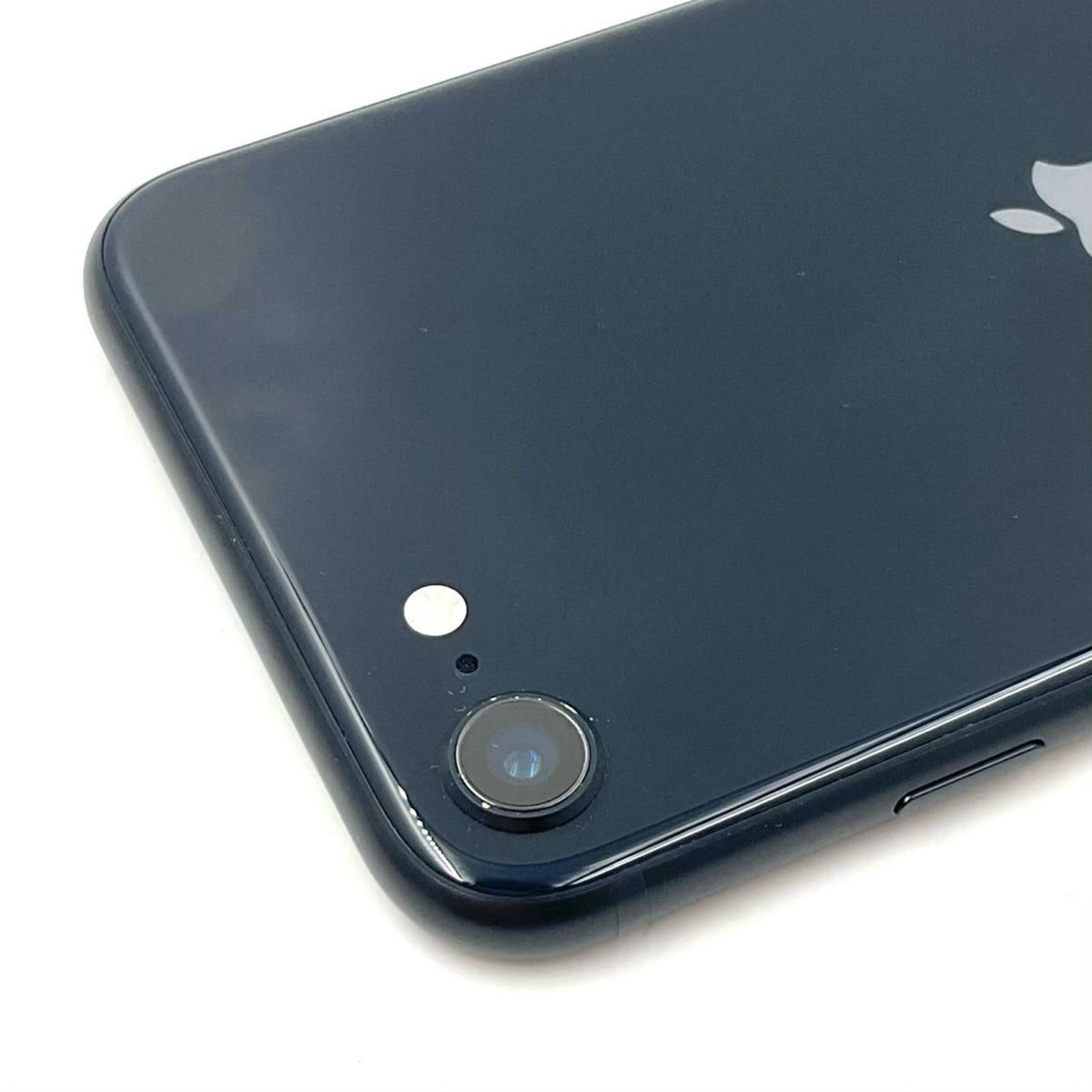 【全額返金保証】【最速発送】Apple iPhone iPhone SE (3rd generation) 128GB ミッドナイト docomo SIMフリー 白ロム 動作確認済 84%