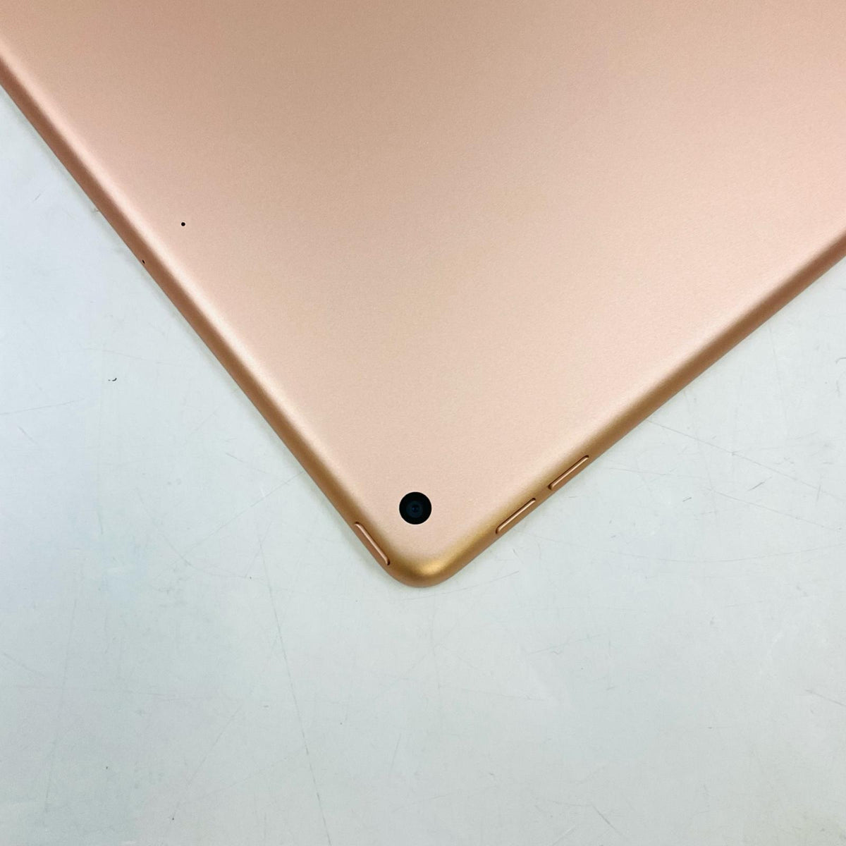 【全額返金保証】【最速発送】Apple iPad iPad 10.2インチ 第8世代 32GB ゴールド Wi-Fi 美品 動作確認済