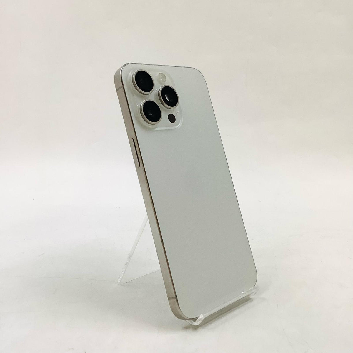 【全額返金保証】【最速発送】Apple iPhone iPhone 15 Pro Max 512GB ホワイトチタニウム au 白ロム 美品 動作確認済 83%