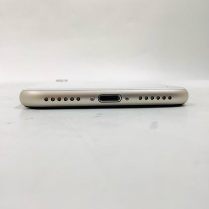 【全額返金保証】【最速発送】Apple iPhone iPhone SE（第3世代） 128GB スターライト SIMフリー 白ロム 美品 動作確認済 81%