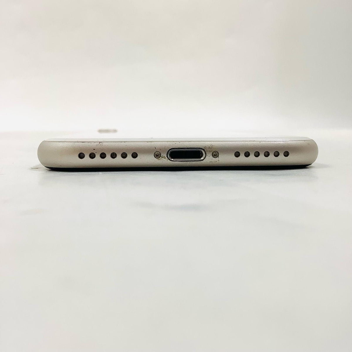 【全額返金保証】【最速発送】Apple iPhone iPhone SE（第3世代） 128GB スターライト SIMフリー 白ロム 美品 動作確認済 80%