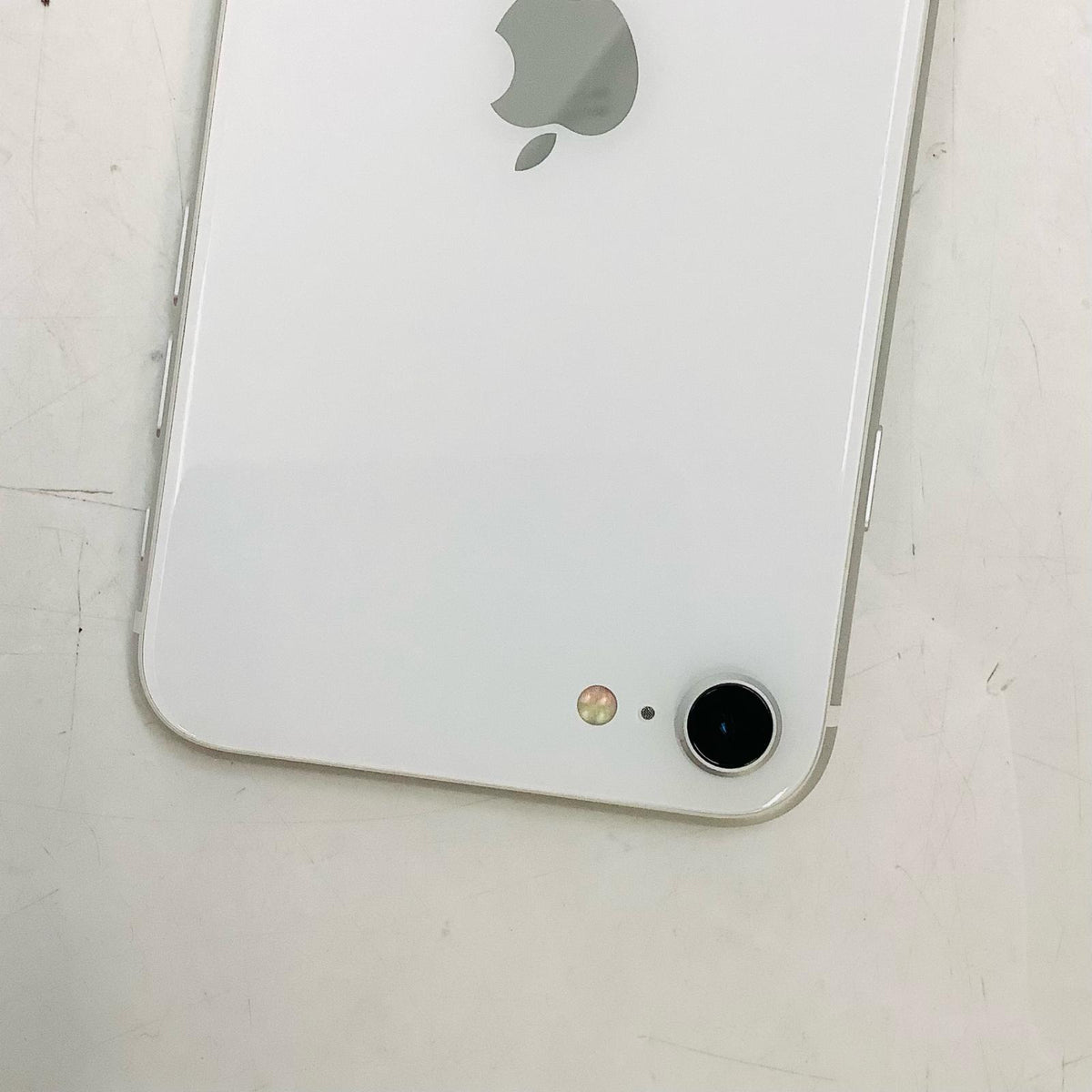 【全額返金保証】【最速発送】Apple iPhone iPhone SE（第2世代） 64GB ホワイト Softbank SIMフリー 白ロム 美品 動作確認済 91%