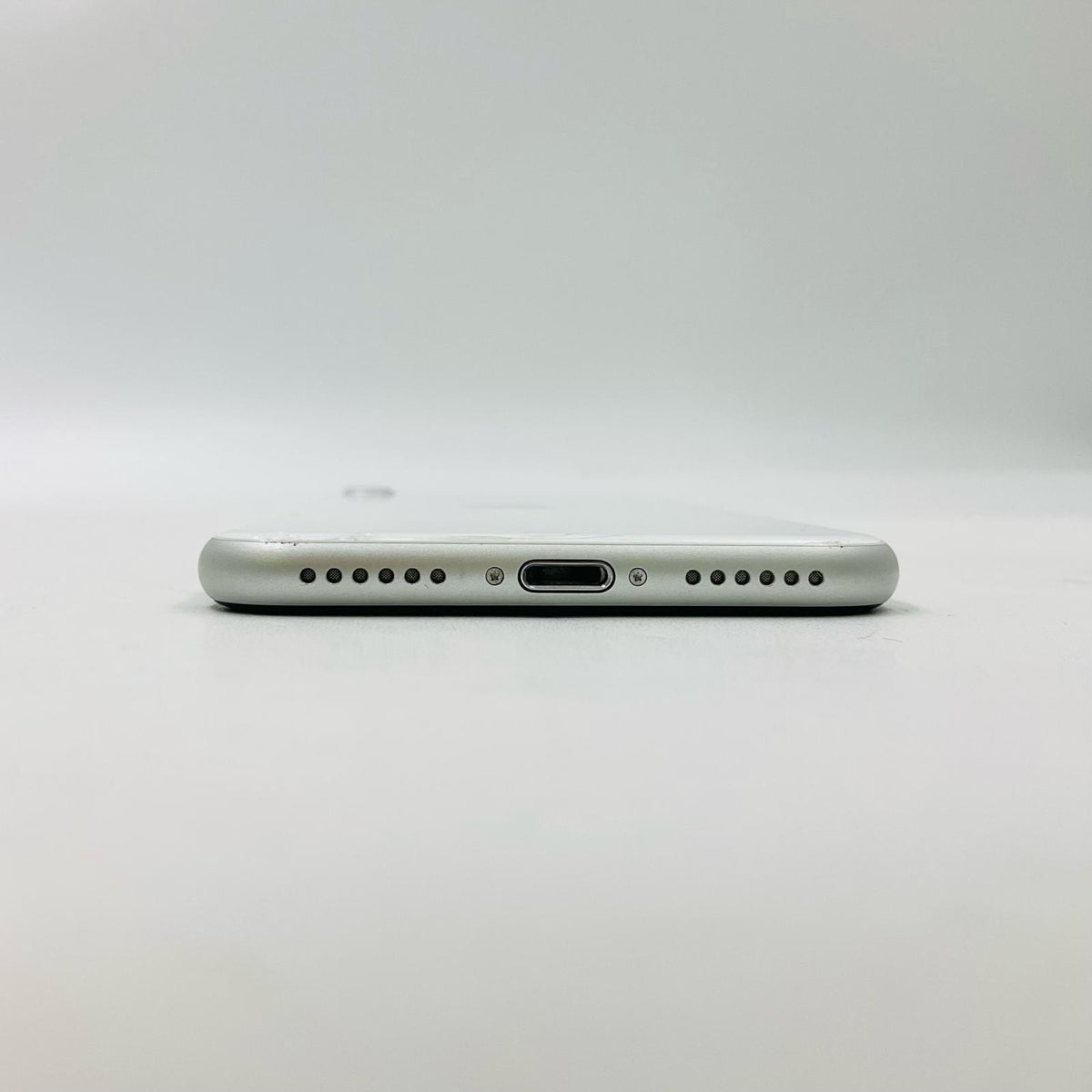 【最速発送】Apple iPhone iPhone SE（第2世代） 64GB ホワイト Softbank 白ロム【難有】 83%