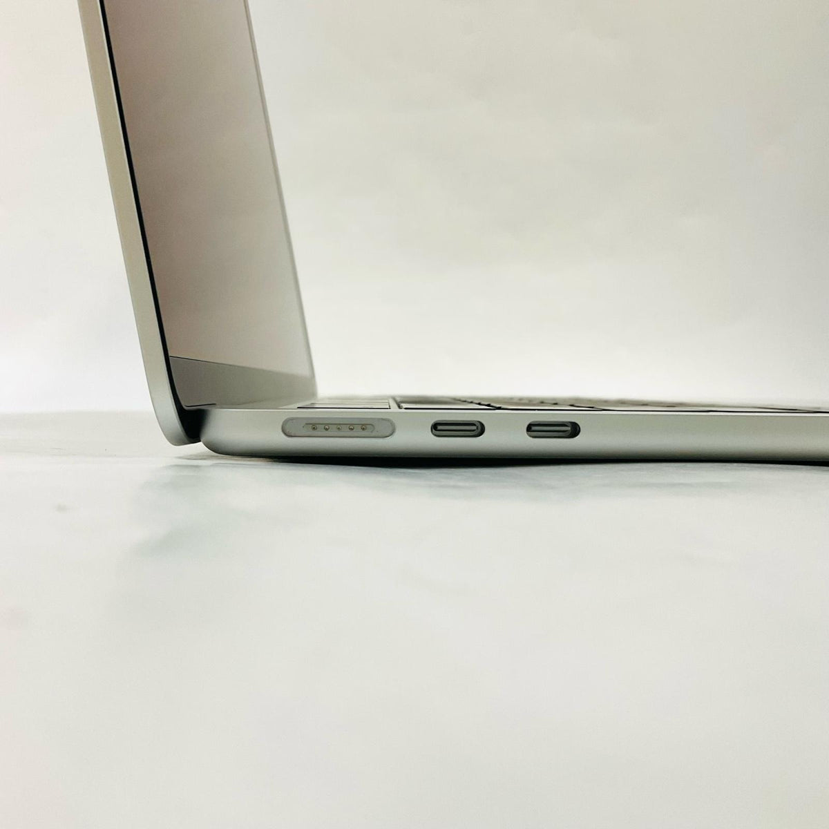 【全額返金保証】【最速発送】Apple MacBook Air 13インチ 2025 Apple M4 16GB 256GB シルバー 100% 美品 動作確認済