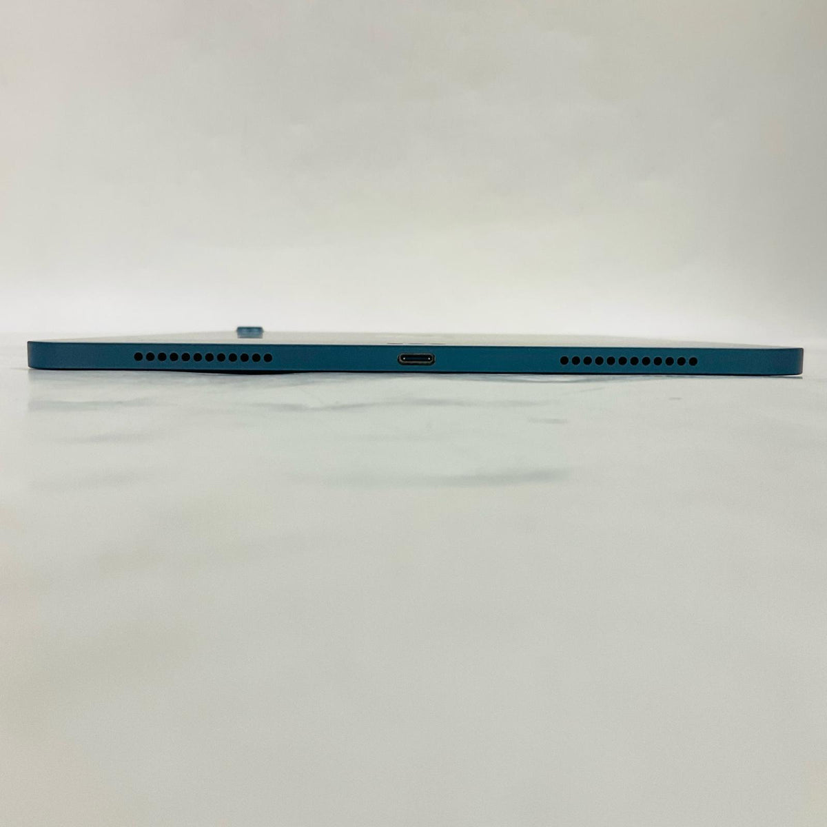 【全額返金保証】【最速発送】Apple iPad Air 10.9インチ 第5世代 64GB ブルー Wi-Fi 超美品 動作確認済