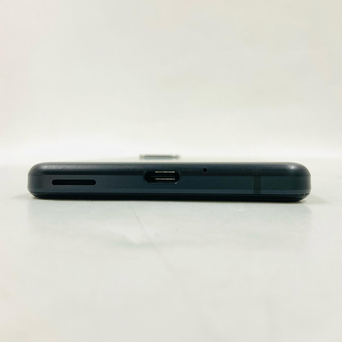 【最速発送】SHARP AQUOS sense4 64GB ブラック docomo SH-41A 白ロム【難有】