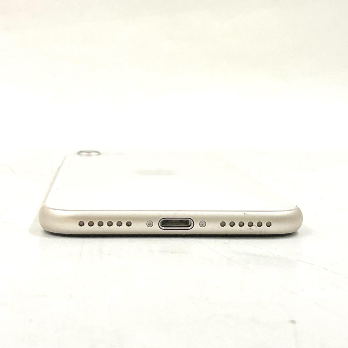 【全額返金保証】【最速発送】Apple iPhone iPhone SE（第3世代） 128GB スターライト SIMフリー 白ロム 動作確認済 77%