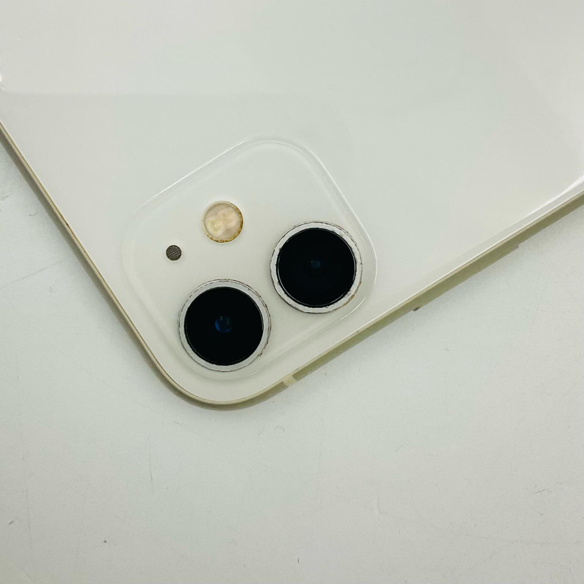 【全額返金保証】【最速発送】Apple iPhone iPhone 11 128GB ホワイト SIMフリー 白ロム 動作確認済 76%