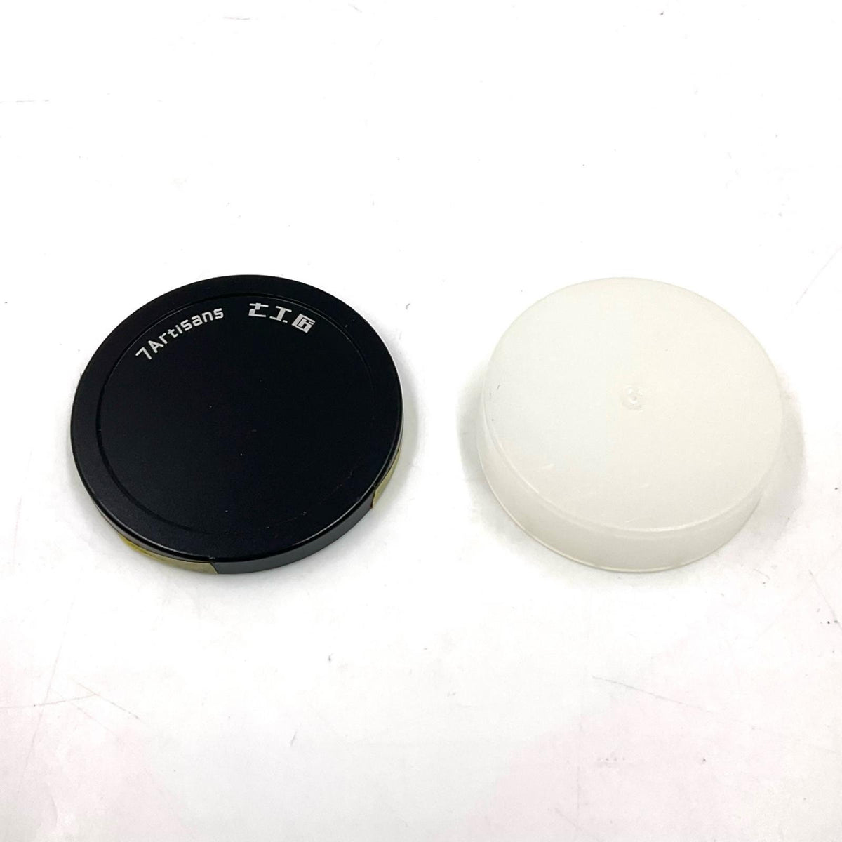 【全額返金保証】【最速発送】七工匠 7artisans 35mm F1.2 [フジフイルム用] 美品 動作確認済