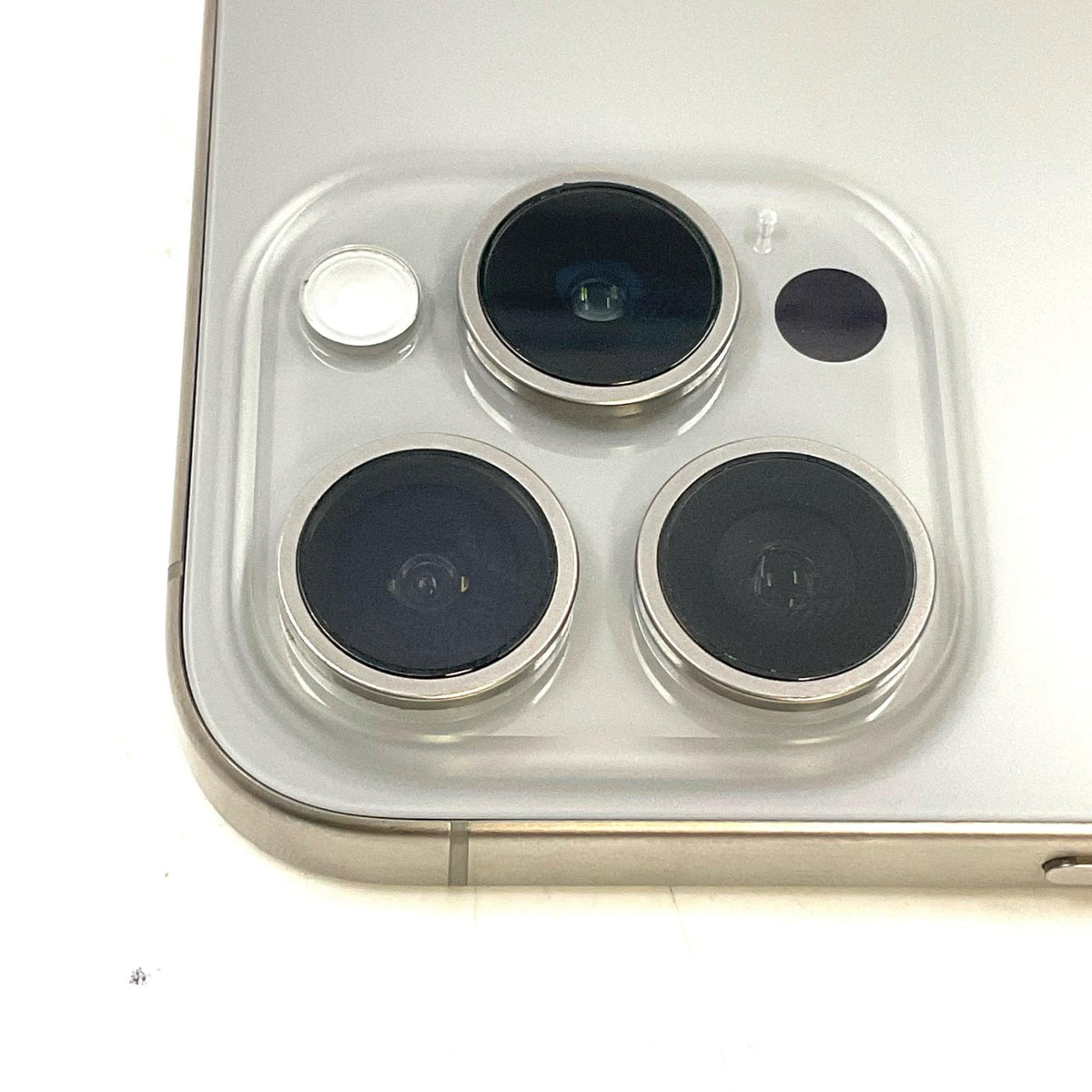 【全額返金保証】【最速発送】Apple iPhone iPhone 15 Pro 256GB ナチュラルチタニウム au 白ロム 美品 動作確認済 82%