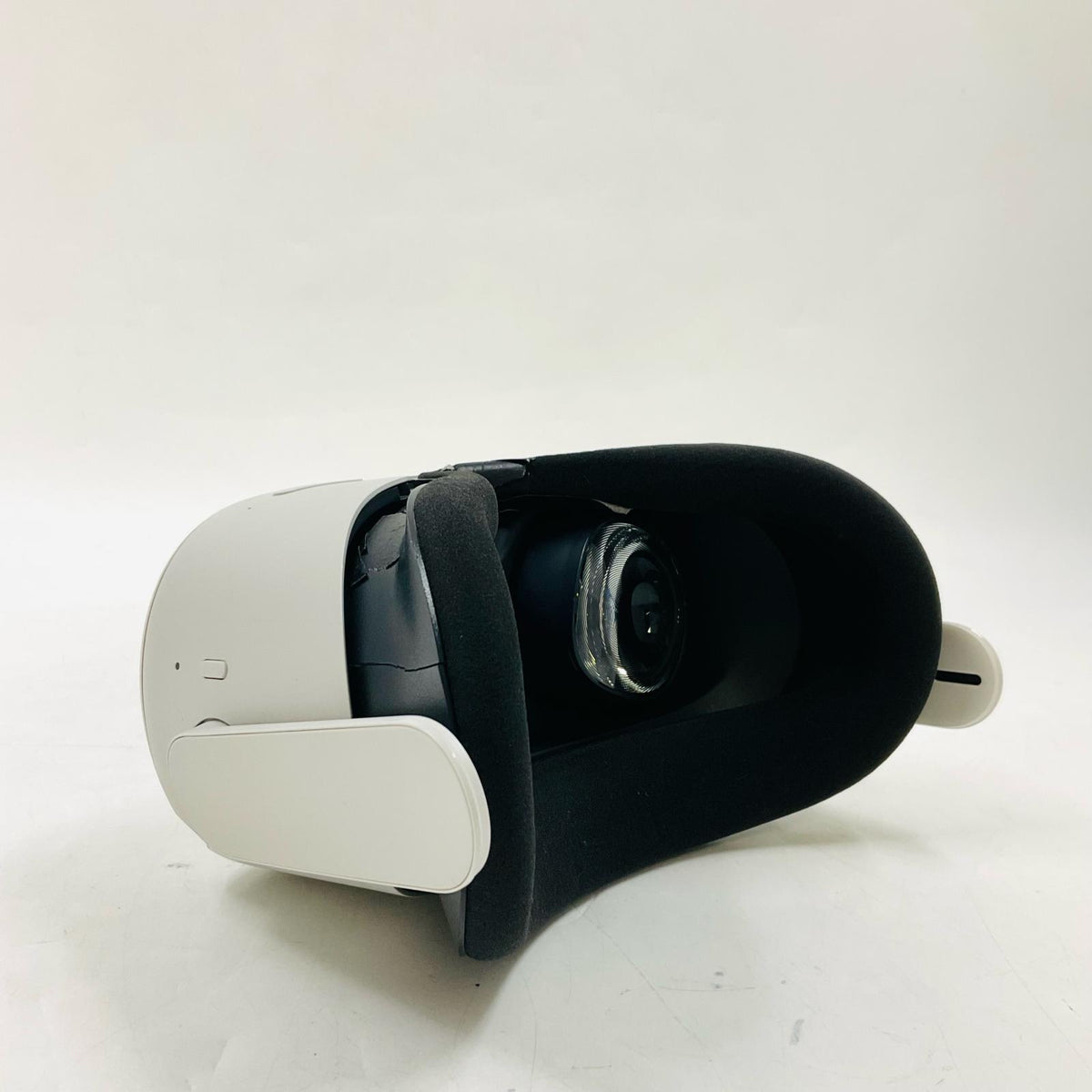 【最速発送】Meta Quest 2 KW49CM【難有】