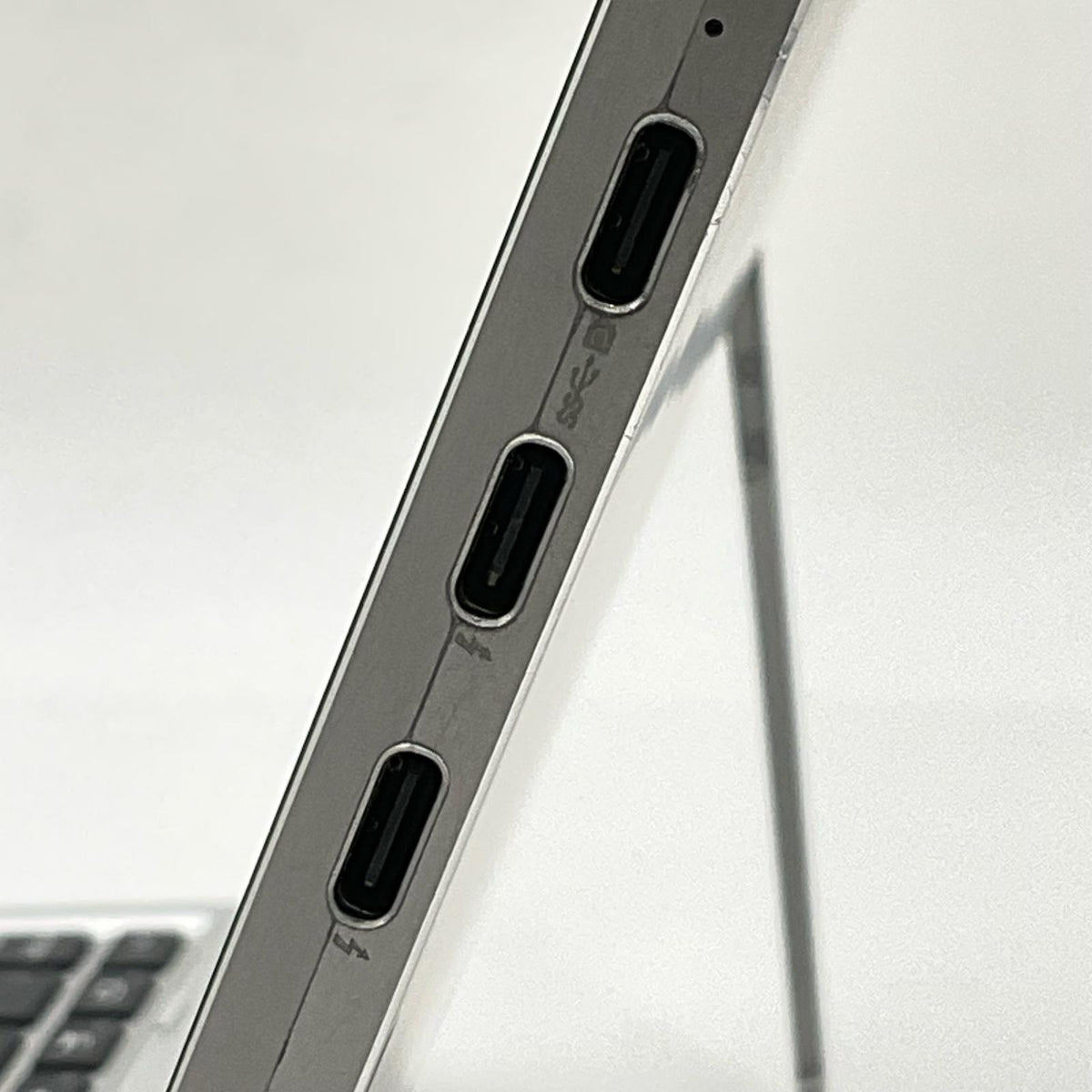 【全額返金保証】【最速発送】HP Elite x2 G4 i5-8265U 1.6GHz 8GB M.2 SSD 256GB 61.9% 動作確認済