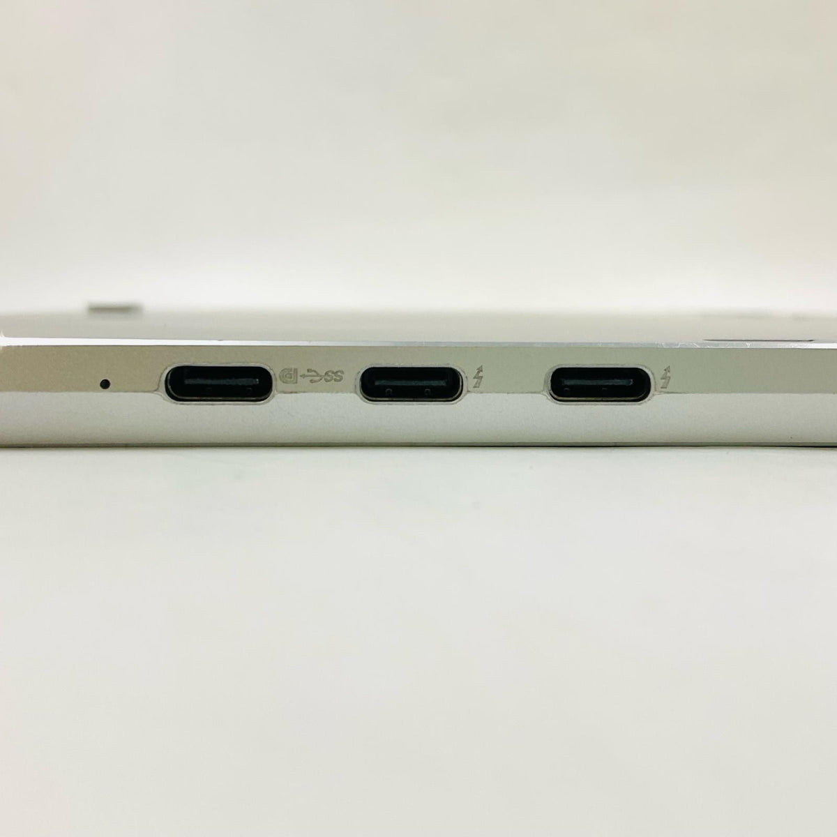 【全額返金保証】【最速発送】HP Elite x2 G4 i5-8265U 1.6GHz 8GB M.2 SSD 256GB 100% 美品 動作確認済