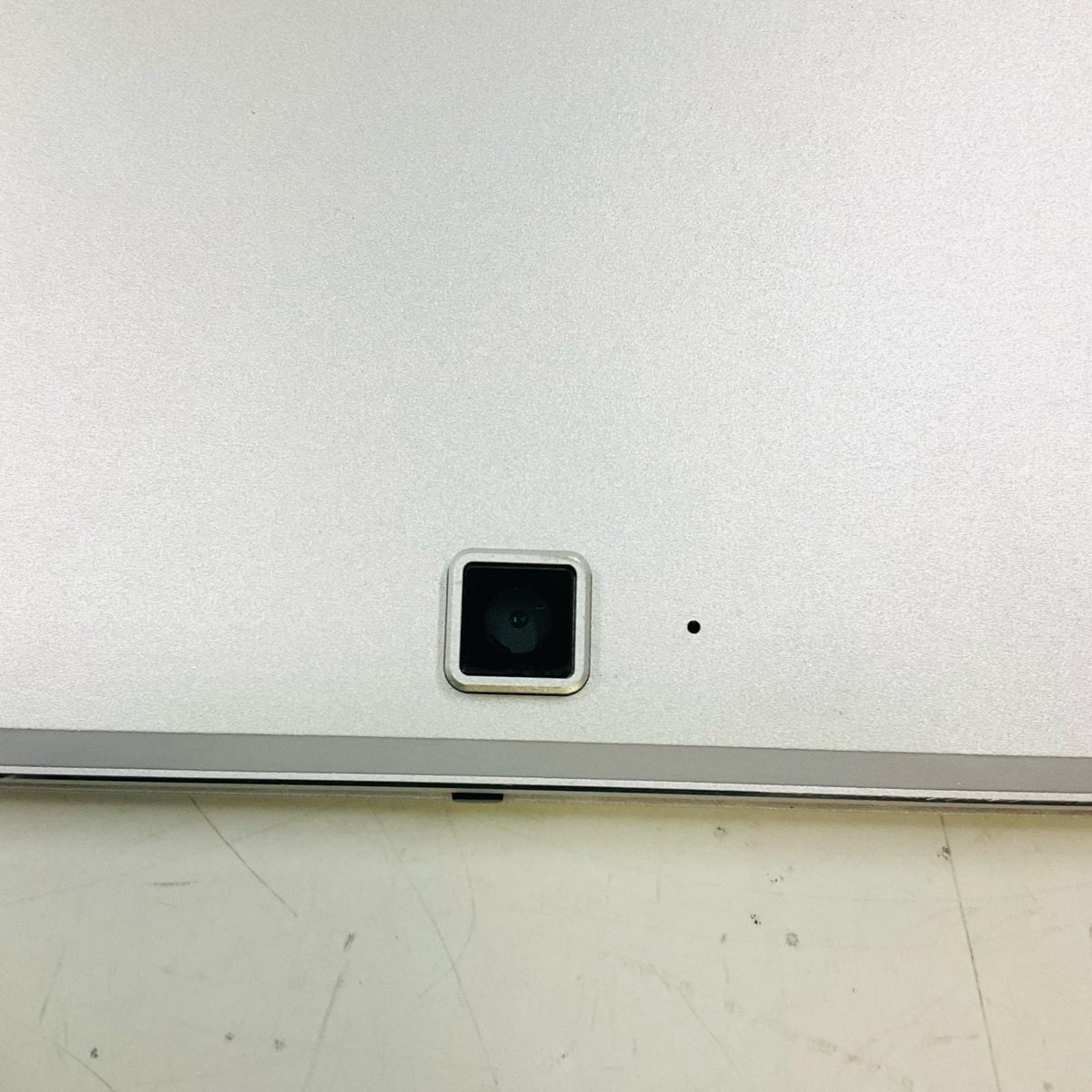 【全額返金保証】【最速発送】HP Elite x2 G4 i5-8265U 1.6GHz 8GB M.2 SSD 256GB 100% 美品 動作確認済