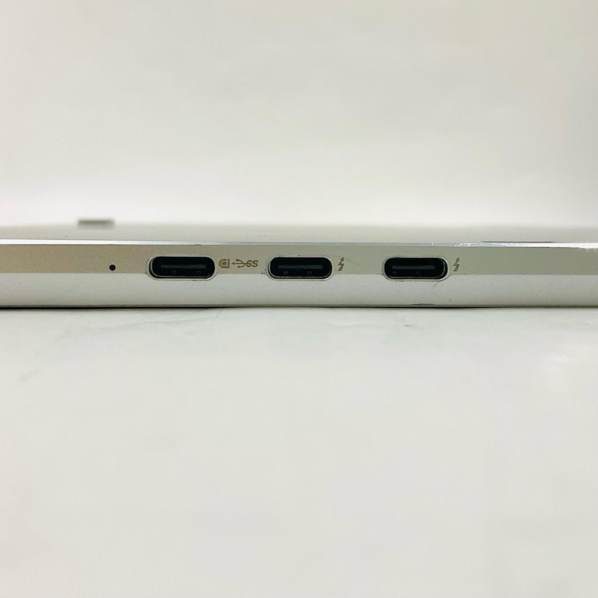 【全額返金保証】【最速発送】HP Elite x2 G4 i5-8265U 1.6GHz 8GB M.2 SSD 256GB 100% 美品 動作確認済